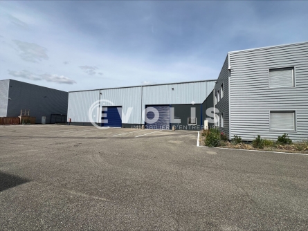 Photo 2 – location Entrepôts / activités	MIRIBEL (01700)