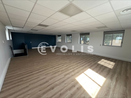 Photo 7 – location Entrepôts / activités	MIRIBEL (01700)