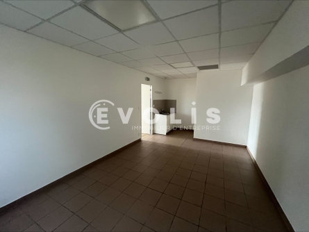 Photo 10 – location Entrepôts / activités	MIRIBEL (01700)
