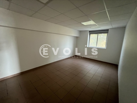 Photo 9 – location Entrepôts / activités	MIRIBEL (01700)