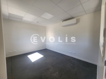 Photo 9 – vente Entrepôts / activités	GRANIEU (38490)