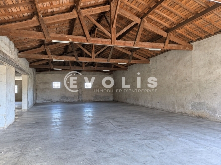 Photo 1 – vente Entrepôts / activités	LANSAC (33710)