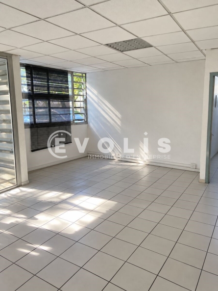 Photo 2 – location Entrepôts / activités	BORDEAUX (33300)