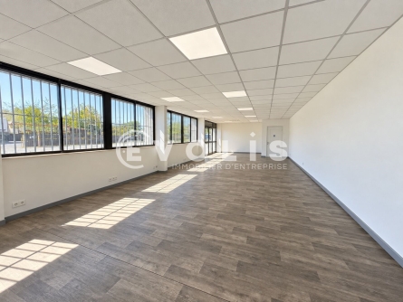 Photo 2 – location Entrepôts / activités	PESSAC (33600)