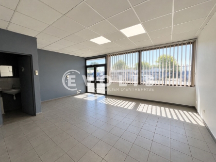 Photo 3 – location Entrepôts / activités	PESSAC (33600)