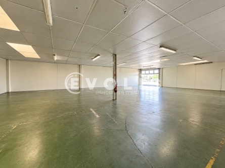 Photo 1 – location Entrepôts / activités	PESSAC (33600)