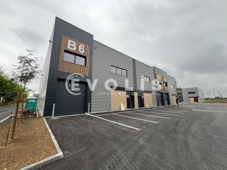 Photo 2 – location Entrepôts / activités	SAINGHIN EN MELANTOIS (59262)