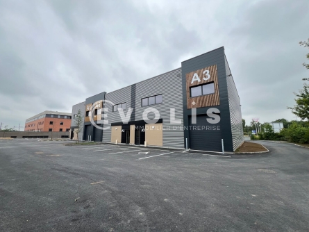 Photo 1 – location Entrepôts / activités	SAINGHIN EN MELANTOIS (59262)