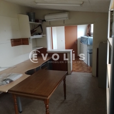 Photo 2 – vente Entrepôts / activités	LE PECHEREAU (36200)