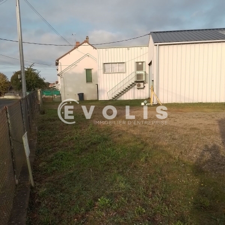 Photo 1 – vente Entrepôts / activités	LE PECHEREAU (36200)