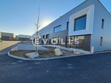 Photo 2 – location Entrepôts / activités	QUESNOY SUR DEULE (59890)
