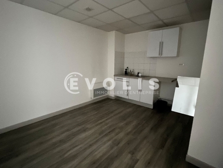 Photo 8 – location Entrepôts / activités	VILLENAVE D'ORNON (33140)