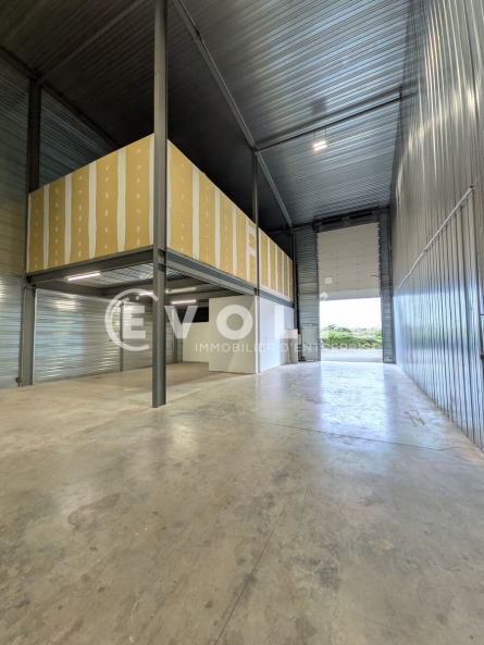 Photo 1 – location Entrepôts / activités	VILLENAVE D'ORNON (33140)