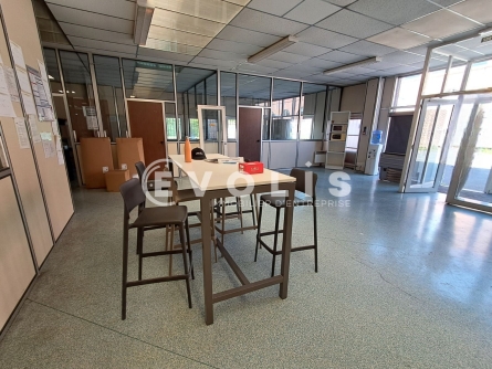 Photo 6 – location Entrepôts / activités	PERENCHIES (59840)