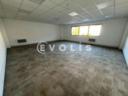 Photo 9 – location Entrepôts / activités	SEQUEDIN (59320)
