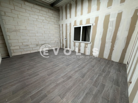 Photo 11 – location Entrepôts / activités	SEQUEDIN (59320)