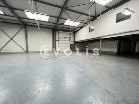 Photo 2 – location Entrepôts / activités	GRIGNY (91350)