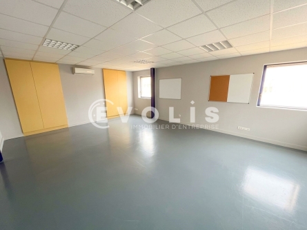 Photo 5 – location Entrepôts / activités	GRIGNY (91350)
