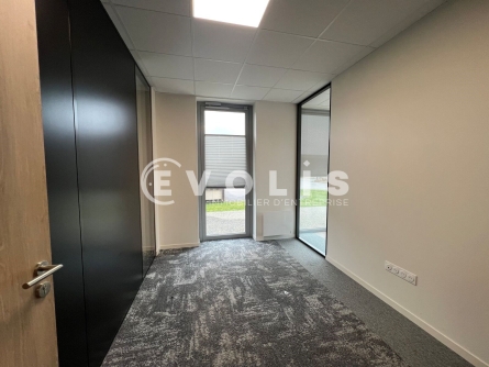 Photo 4 – location Entrepôts / activités	AVELIN (59710)