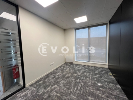 Photo 7 – location Entrepôts / activités	AVELIN (59710)