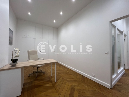 Photo 1 – location bureaux	PARIS (75008)