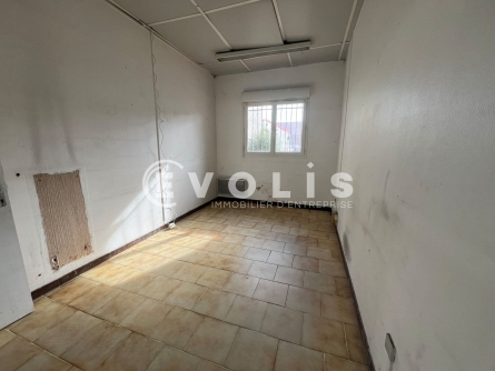 Photo 11 – location Entrepôts / activités	TOUSSIEU (69780)