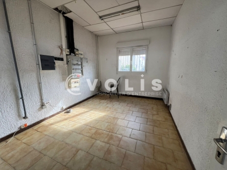 Photo 12 – location Entrepôts / activités	TOUSSIEU (69780)