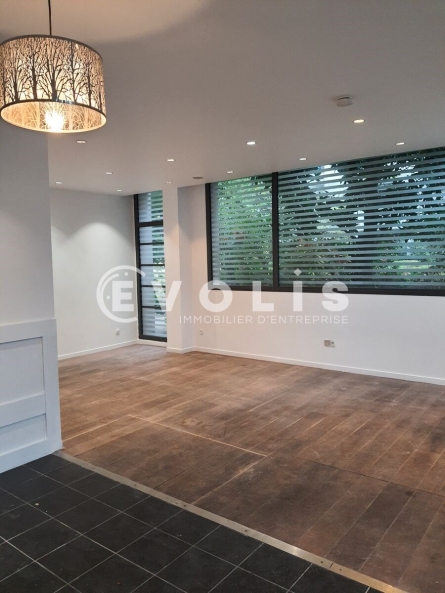 Photo 1 – vente Locaux commerciaux	ISSY LES MOULINEAUX (92130)
