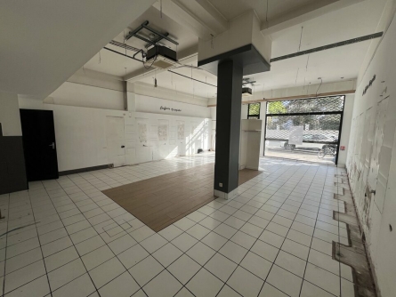 Photo 1 – location Locaux commerciaux	BAYONNE (64100)